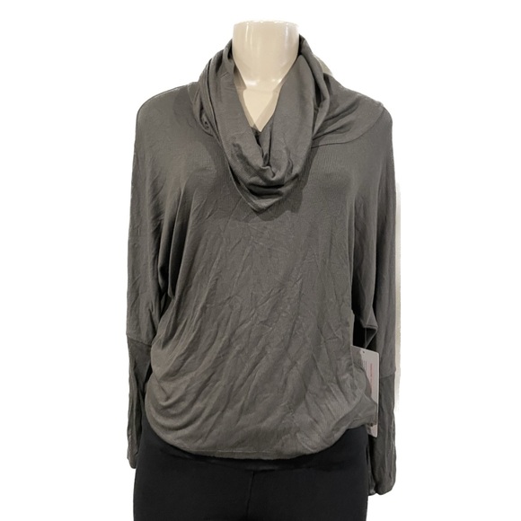 Tonic Active Tops - Tonic Active / Amsonia bamboo green long sleeve with cowl hood size small